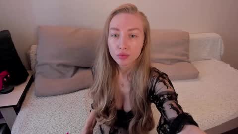 Snapshot of secret_dreams_ chatting on March 10, 9:34 am Amanda and  pair in a real life we love each other but can play with you online show from March 10, 9:34 am