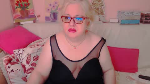 Alice online show from September 25, 7:54 pm