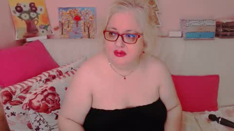 Alice online show from October 23, 7:37 pm