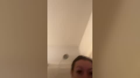 secretskyla online show from February 16, 6:39 pm