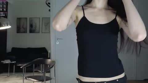 Sara online show from November 18, 9:40 pm