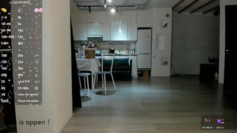 Akira Youri online show from October 31, 2:28 pm