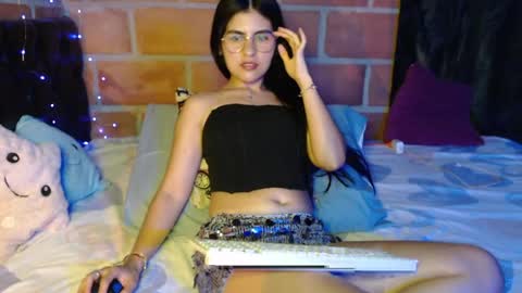 seleena_01 online show from April 6, 10:44 pm
