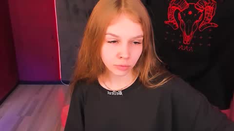 Snapshot of selen_hells_weet chatting on October 5, 5:09 pm Selena online show from October 5, 5:09 pm