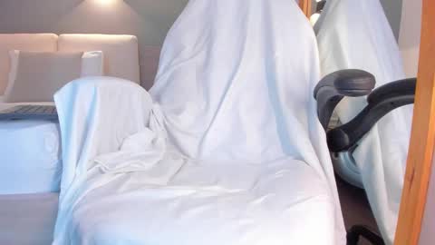 Selena online show from February 8, 9:07 pm