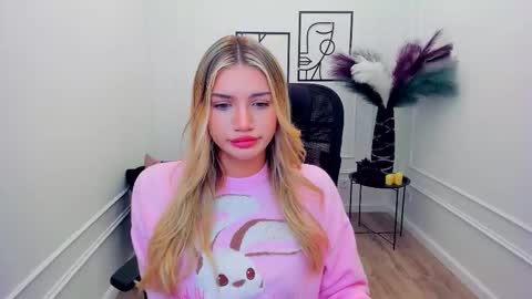 selenaemoore online show from November 29, 7:54 pm