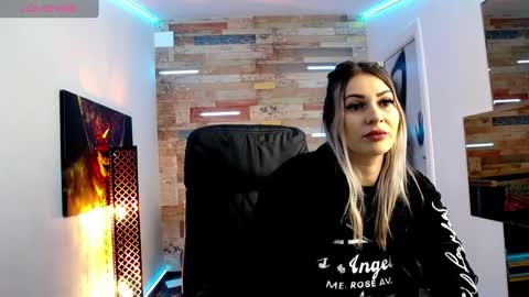 Selena online show from January 8, 6:41 am