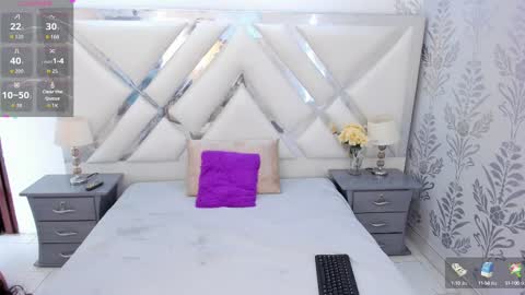 Selena reyess online show from September 23, 7:31 pm