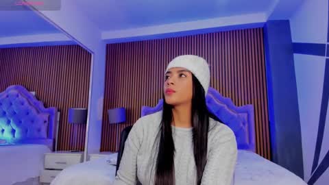 selenastonne online show from September 18, 8:57 pm