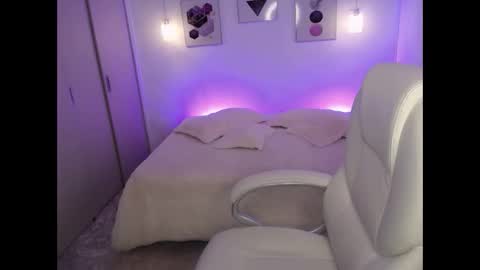 selene_rouse_ online show from December 2, 10:30 pm