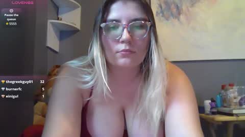 Selene online show from October 8, 2:01 pm