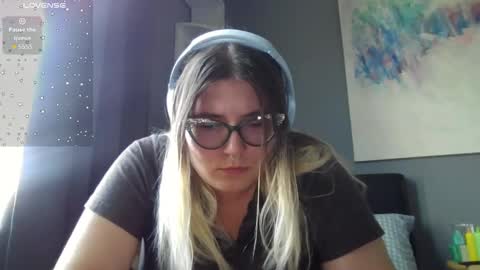 Selene online show from October 18, 6:45 pm