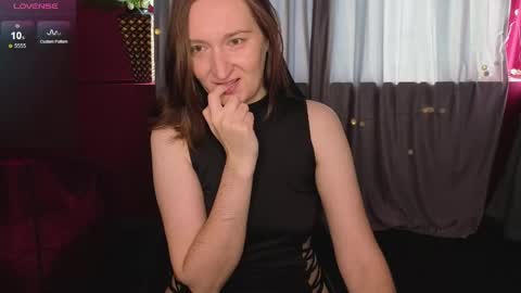 selestiasonata online show from May 11, 1:23 am