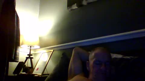 selfsucker28772 online show from December 13, 11:00 pm