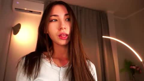 Elizabeth online show from December 5, 5:44 pm