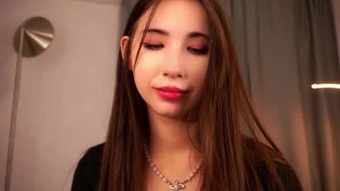 Elizabeth online show from November 29, 3:19 pm