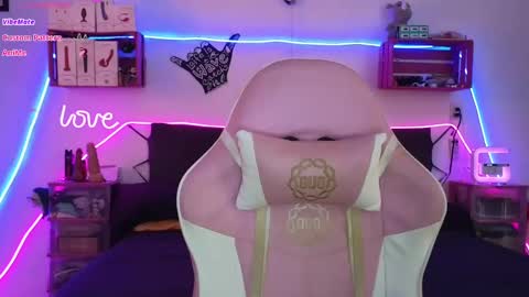 Selvaggia Del Caribe online show from March 11, 8:20 pm