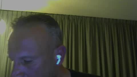 sence08 online show from April 4, 8:49 pm