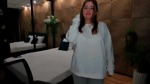 Snapshot of sensualcharisma chatting on October 17, 1:53 am Becca online show from October 17, 1:53 am