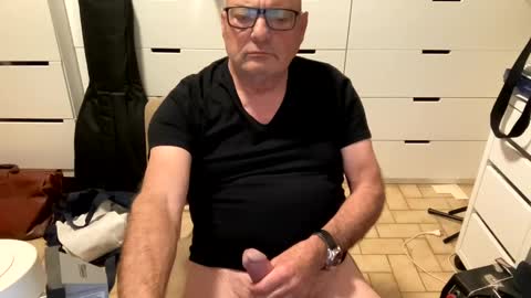 serge8413 online show from December 10, 12:28 am