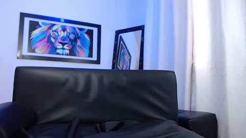 Thomas online show from September 13, 9:50 pm