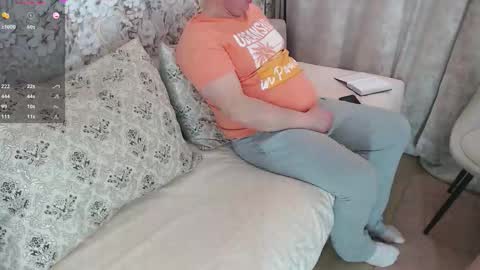 Roxy Kate Mary Alex Arnold online show from March 24, 3:18 pm