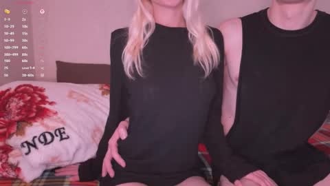 Dina online show from March 22, 1:53 am