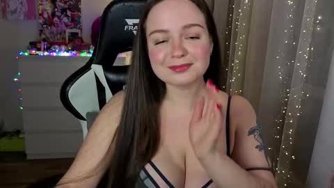 My name is Mia whats yours online show from January 17, 7:12 pm