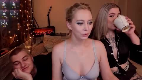 sexvibecouple online show from January 17, 6:39 pm