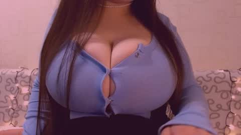 Julia online show from November 7, 3:03 pm