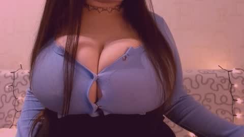 Julia online show from December 19, 2:23 pm