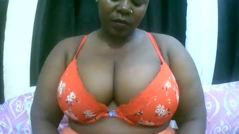 sexxi_ebony online show from May 9, 8:53 am