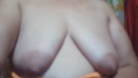 misslovely j online show from April 14, 1:36 pm