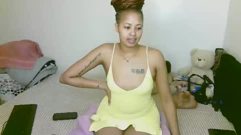 sexy_bluegirl online show from February 3, 8:40 am