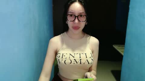 sexy_emily92 online show from March 14, 10:47 pm