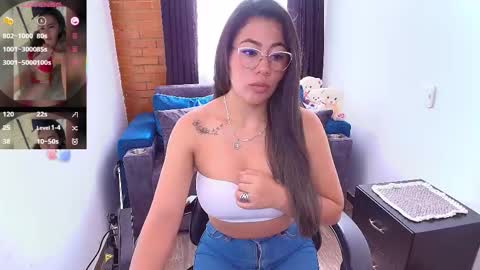 laura  online show from November 17, 3:03 pm