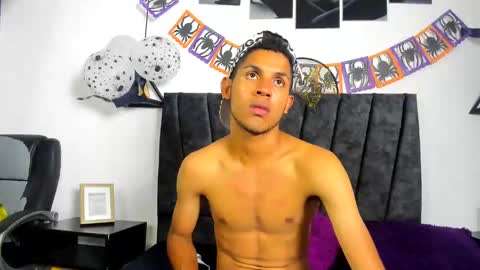 Snapshot of sexy_latin_cum chatting on October 20, 12:04 am sexy_latin_cum online show from October 20, 12:04 am