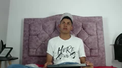 sexy_latin_cum online show from November 3, 3:29 am