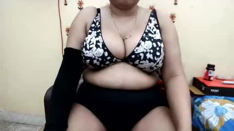 sexy_mandakini online show from May 8, 10:26 pm