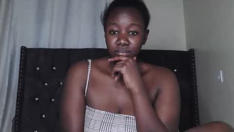 Snapshot of sexy_melanin11 chatting on September 30, 3:17 am sexy_melanin11 online show from September 30, 3:17 am