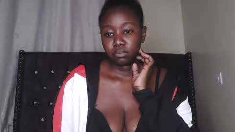 Snapshot of sexy_melanin11 chatting on September 25, 7:10 pm sexy_melanin11 online show from September 25, 7:10 pm