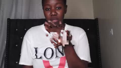 Snapshot of sexy_melanin11 chatting on September 29, 3:16 am sexy_melanin11 online show from September 29, 3:16 am