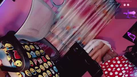 queen online show from September 21, 9:57 am