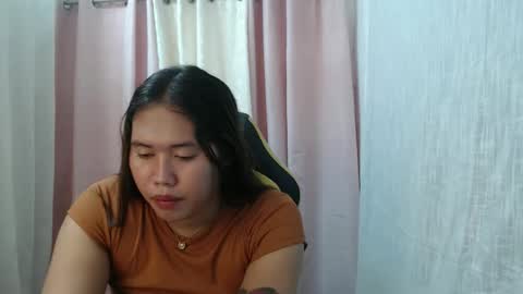 SOFIE  The woman who lives in the province online show from May 10, 12:00 pm