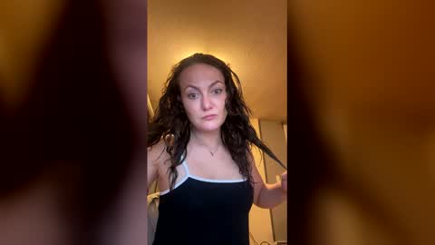 sexybriiiixoxox online show from May 4, 12:50 am