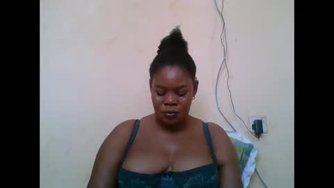 Snapshot of sexydove2 chatting on October 23, 7:43 am EMILY online show from October 23, 7:43 am
