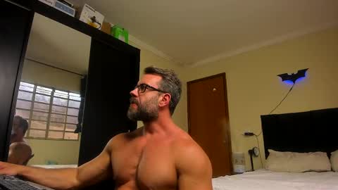 chris online show from October 20, 4:01 pm