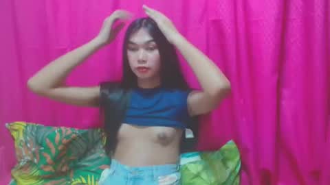 sexyhornyts4u online show from April 16, 9:50 pm