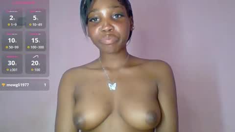 Snapshot of sexyhotbody_haileyxx chatting on October 25, 3:34 pm Hailey online show from October 25, 3:34 pm