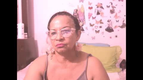 Snapshot of sexylilith421 chatting on September 23, 3:00 am Sexy Lilith online show from September 23, 3:00 am